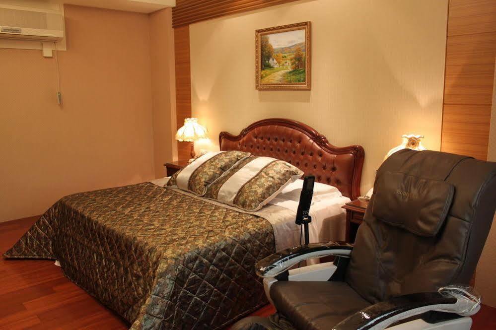 Champs Yazuh B&B Чичи Экстерьер фото